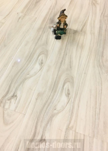 Ламинат Mostflooring High Glossy 11911 Поверхность глянцевая, толщина 12 мм, 33 класс, гарантия 25 лет