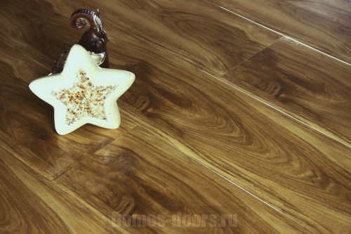 Ламинат Mostflooring High Glossy 11902 Поверхность глянцевая, толщина 12 мм, 33 класс, гарантия 25 лет